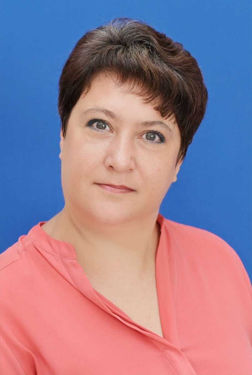 Новик Наталья Николаевна, заведующий библиотекой