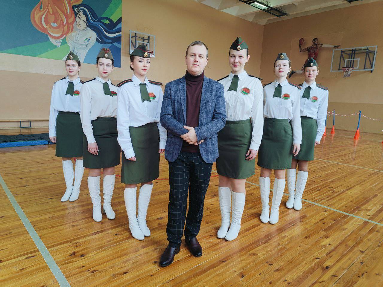 Районный патриотический фестиваль "А ну-ка, девушки!"